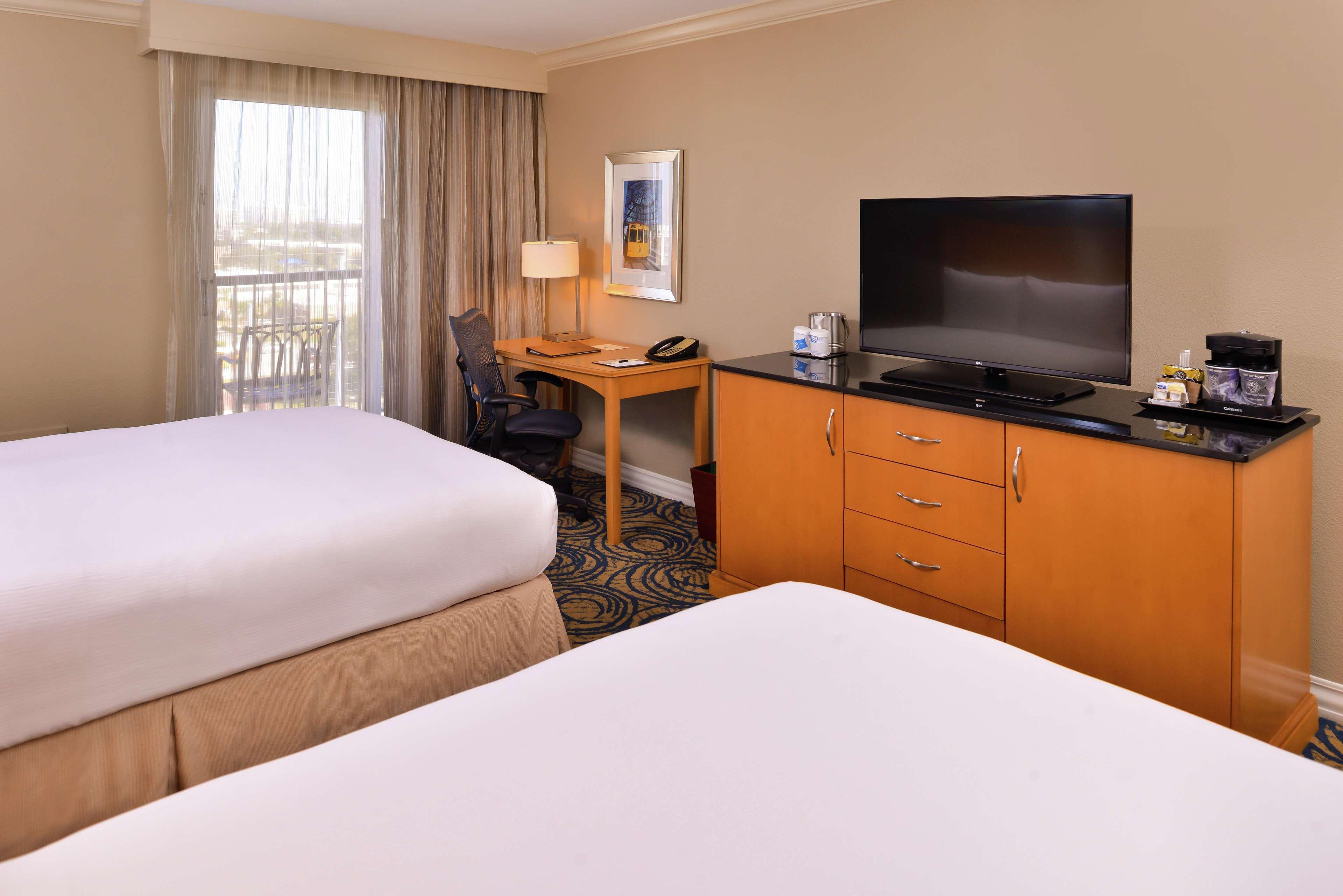 Doubletree By Hilton Hotel Tampa Airport-Westshore Экстерьер фото