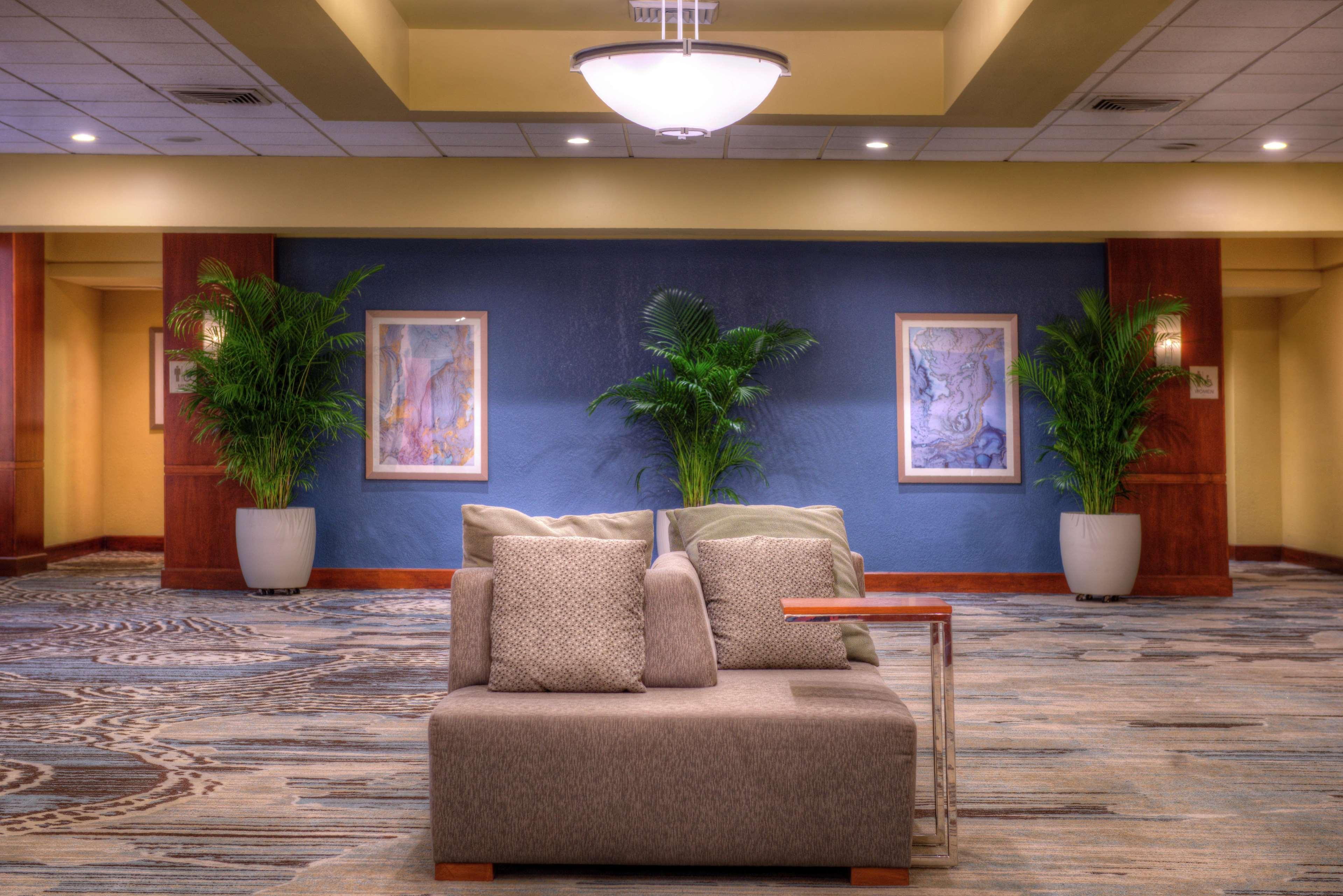 Doubletree By Hilton Hotel Tampa Airport-Westshore Экстерьер фото