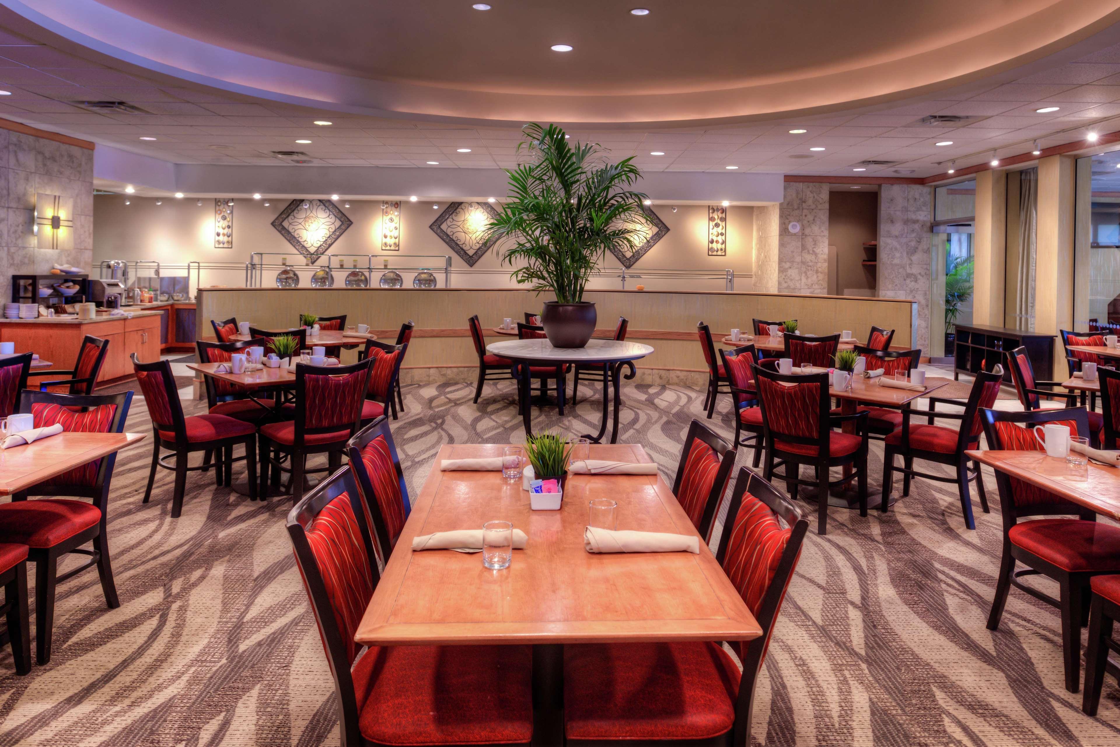 Doubletree By Hilton Hotel Tampa Airport-Westshore Экстерьер фото