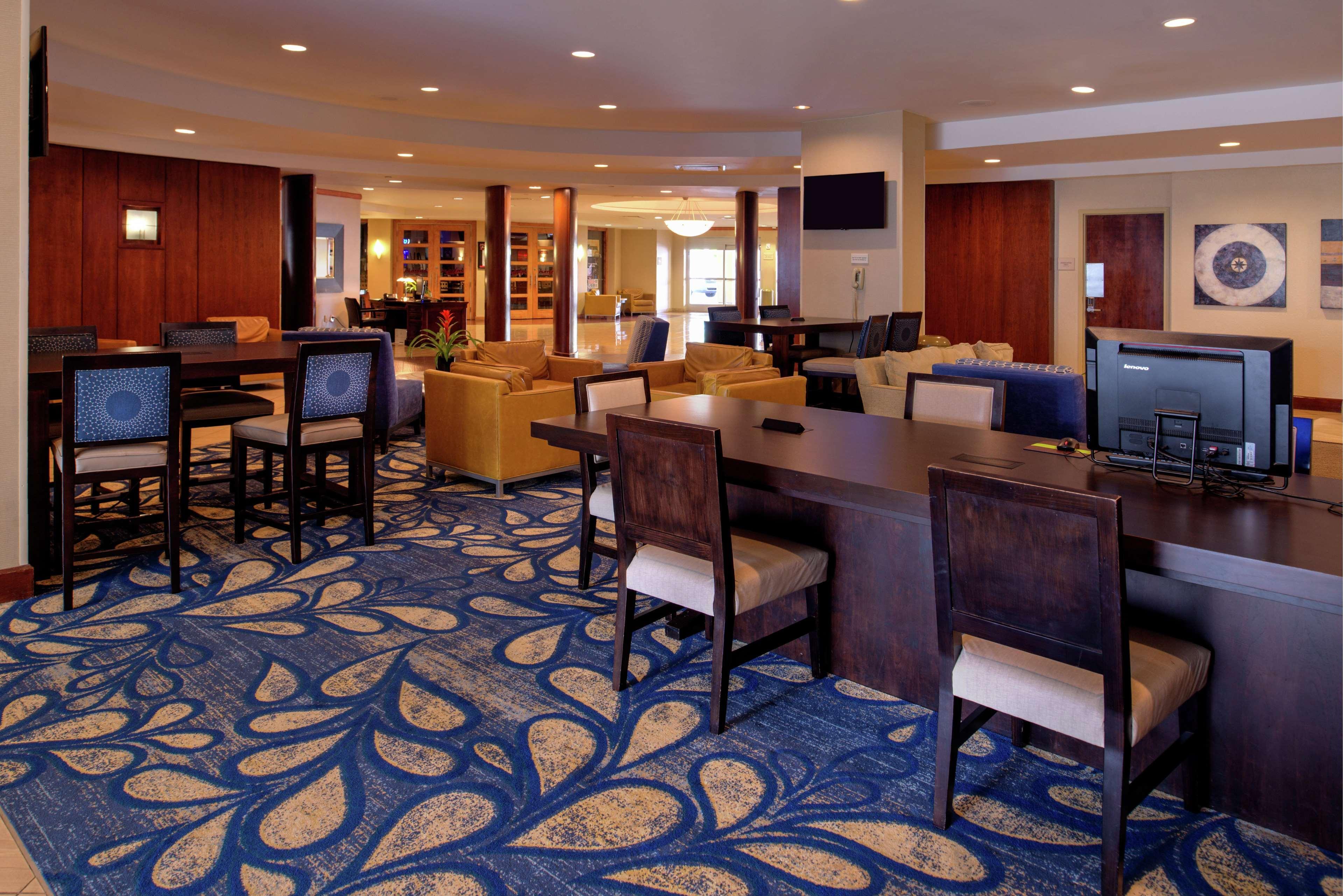 Doubletree By Hilton Hotel Tampa Airport-Westshore Экстерьер фото